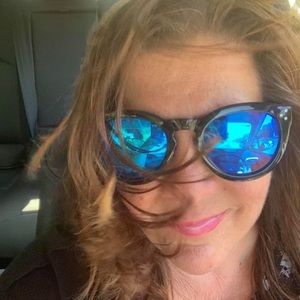 Meet your Posher, Gina